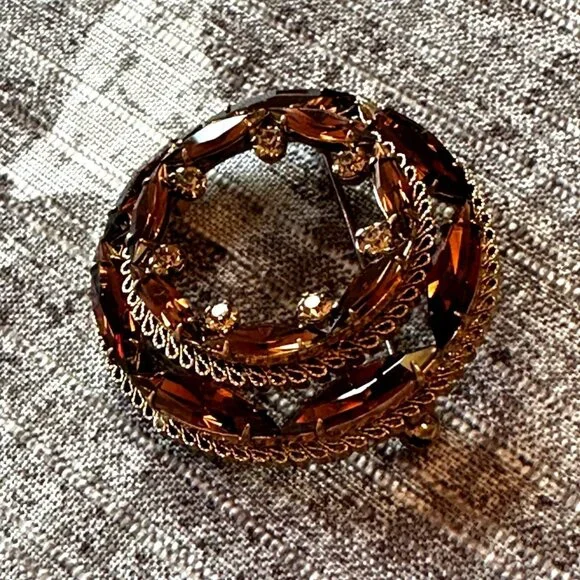 Vintage Made In Austria Gold-Tone Rhinestone & Amber Glass Circular Brooch Pin - Picture 5 of 6